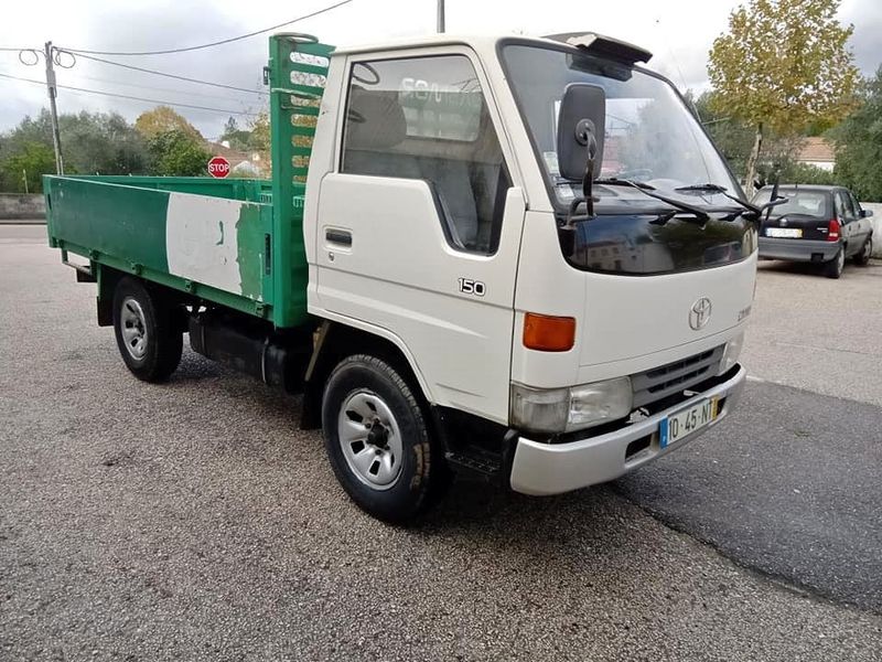 Toyota Dyna • 1999 • 90,000 km 2