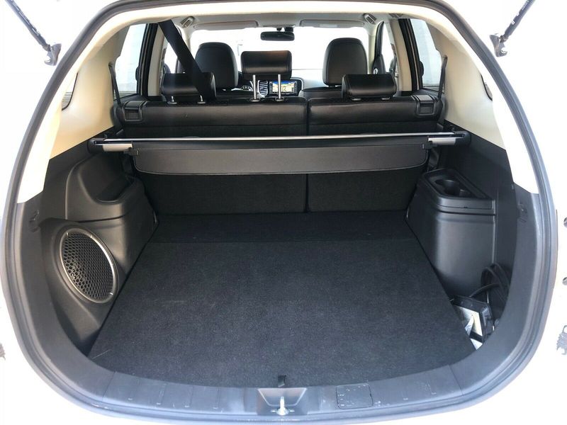 Mitsubishi Outlander • 2013 • 136,000 km 6