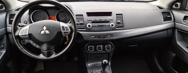 Mitsubishi Lancer • 2010 • 200,000 km 6