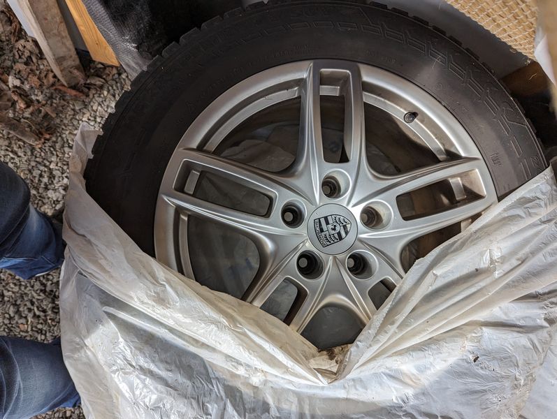 Porsche Cayenne • 2011 • 2,171,190 km 24