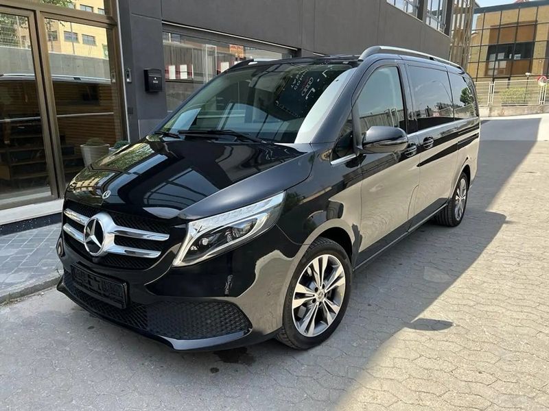 Mercedes-Benz 210 Van • 2022 • 18,000 km 12