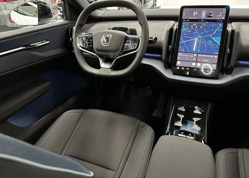 Volvo XC • 2024 • 21,000 km 7