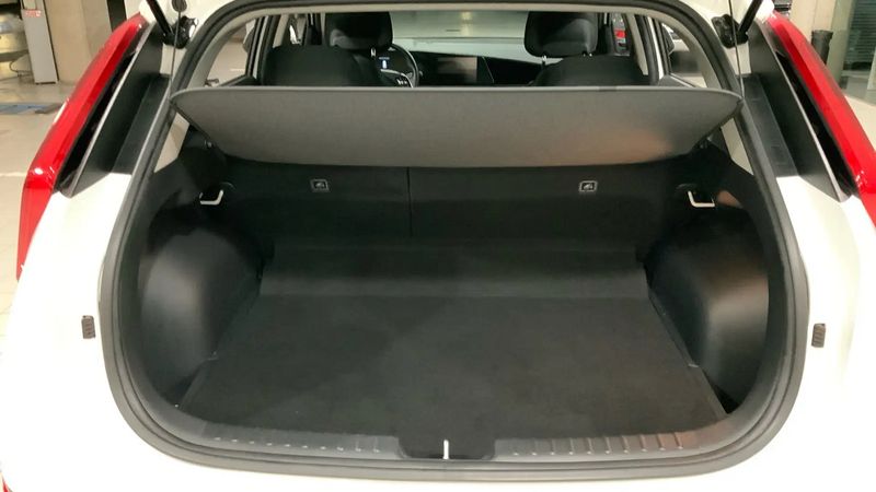 Kia Niro • 2023 • 33,400 km 9