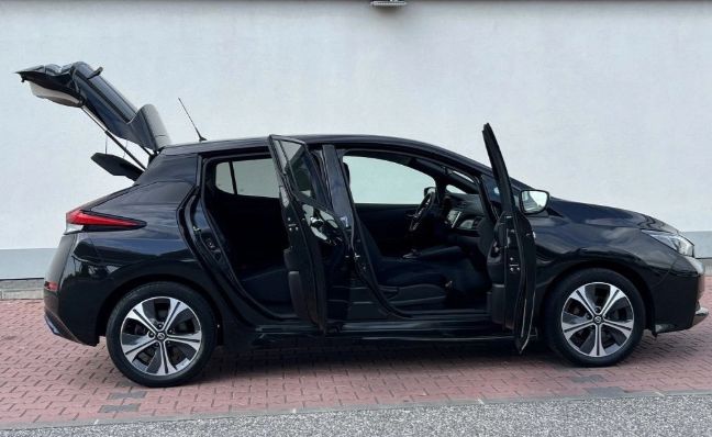 Nissan Leaf • 2018 • 114,322 km 4