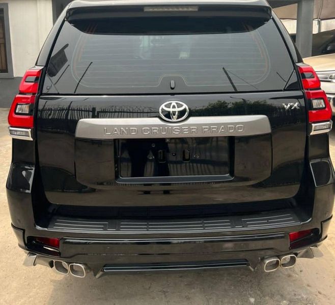 Toyota Land Cruiser • 2020 • 23 km 4