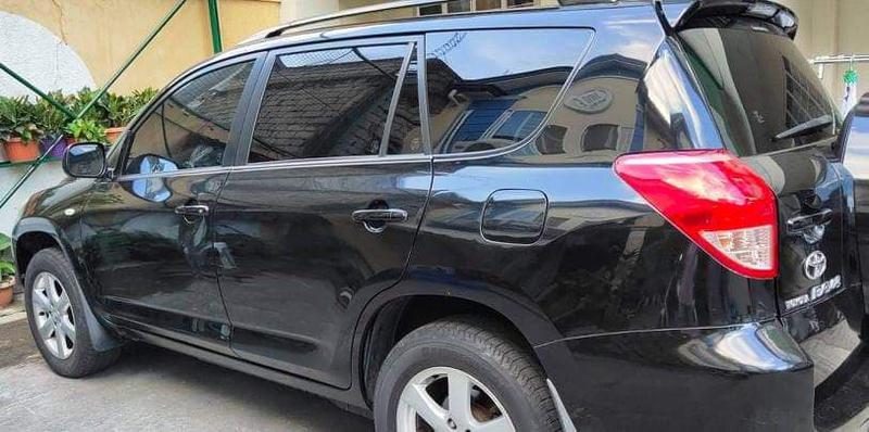 Toyota 4 Runner Limited • 2007 • 90,000 km 3