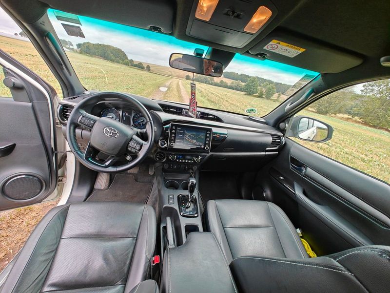 Toyota Hilux • 2021 • 82,500 km 3