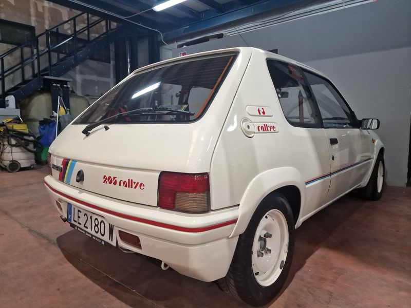 Peugeot 205 • 1992 • 102,500 km 9