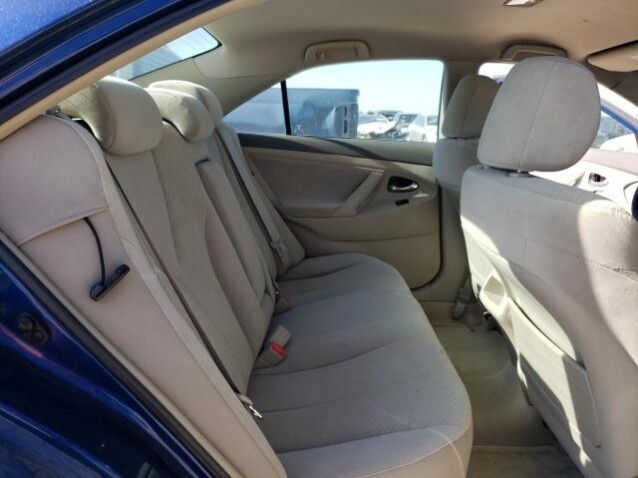 Toyota Camry • 2008 • 2 km 4