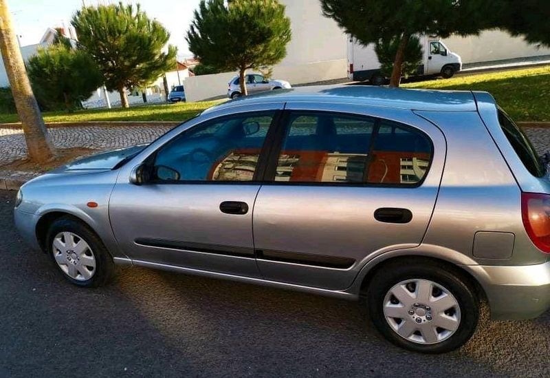 Nissan Almera • 2003 • 200,000 km 4