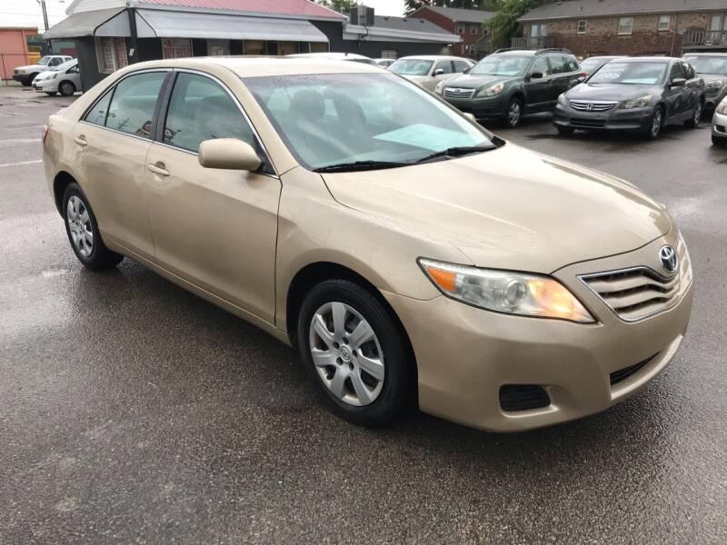 Toyota Camry • 2011 • 24,058 km 3