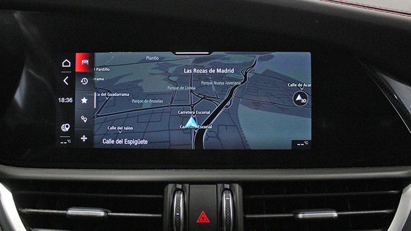 Alfa Romeo Giulia • 2021 • 39,000 km 3