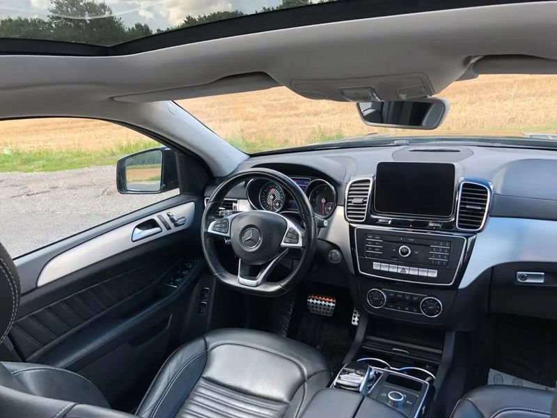 Mercedes-Benz GLE-Class Coupe • 2018 • 81,600 km 10