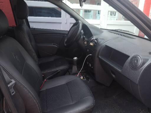 Renault Logan • 2011 • 85,300 km 4