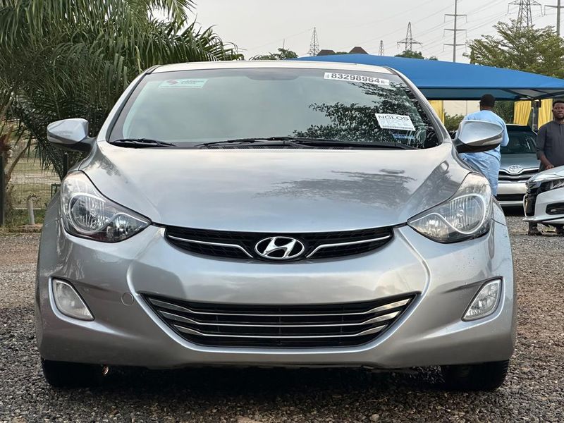 Hyundai Elantra • 2022 • 3,000 km 1