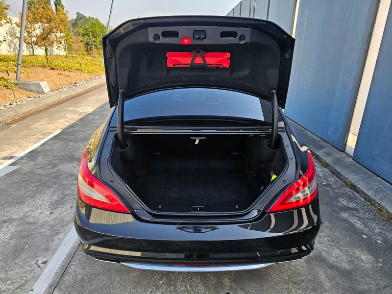 Mercedes-Benz CLS • 2012 • 117,000 km 3
