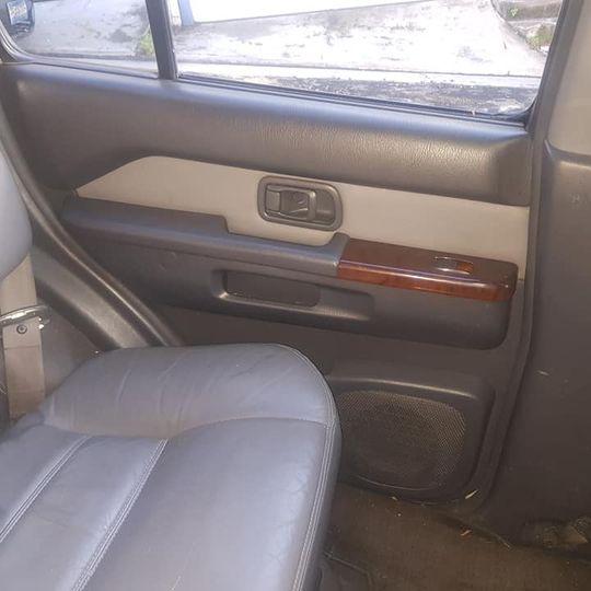 Nissan Pathfinder • 2000 • 120 km 4