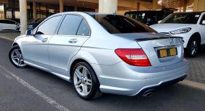 Mercedes-Benz C • 2010 • 102,000 km 10