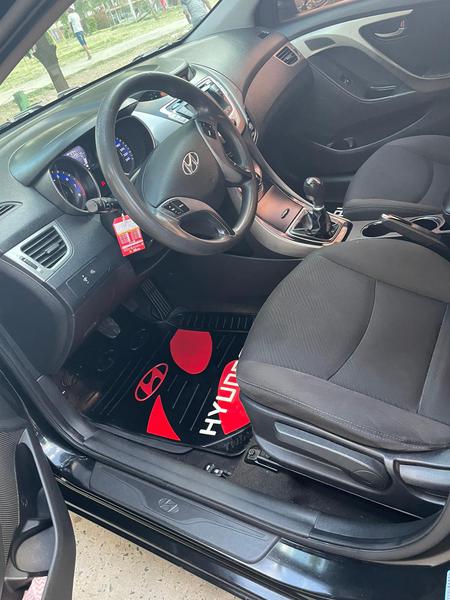 Hyundai Elantra • 2014 • 122 km 5