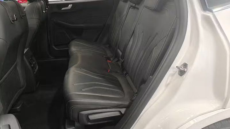 Ford Kuga • 2023 • 39,065 km 11