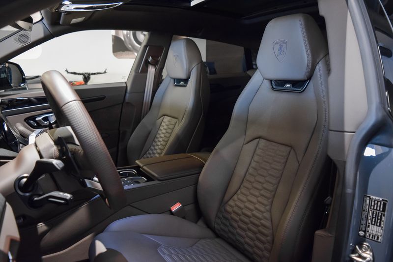 Lamborghini Urus • 2023 • 700 km 6