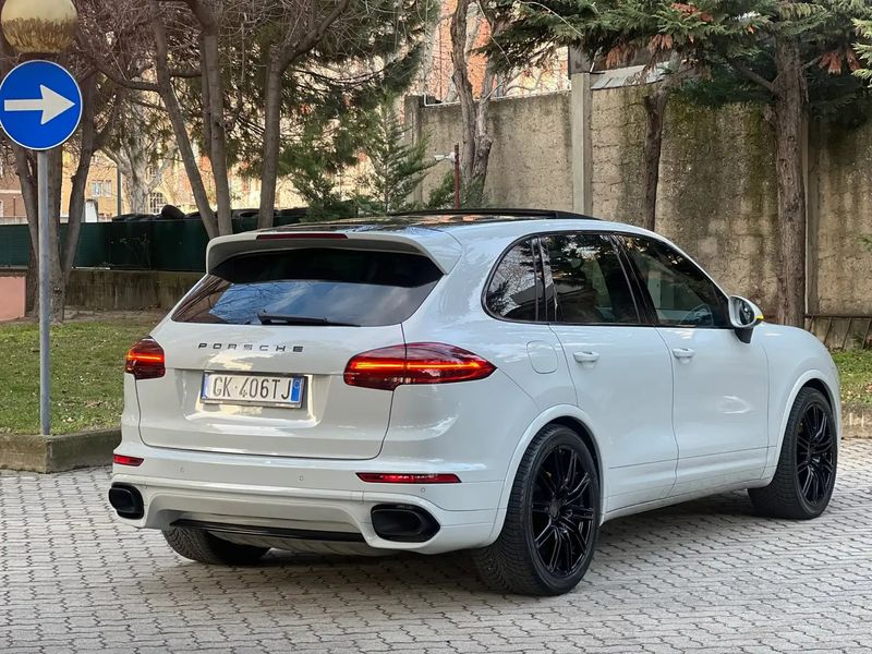 Porsche Cayenne • 2015 • 170,000 km 3