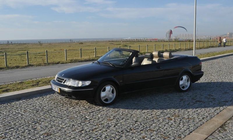 Saab 900 • 1996 • 180,000 km 1
