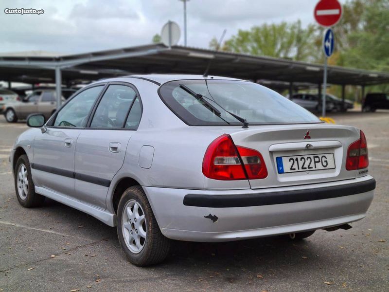 Mitsubishi Carisma • 2002 • 200,000 km 2