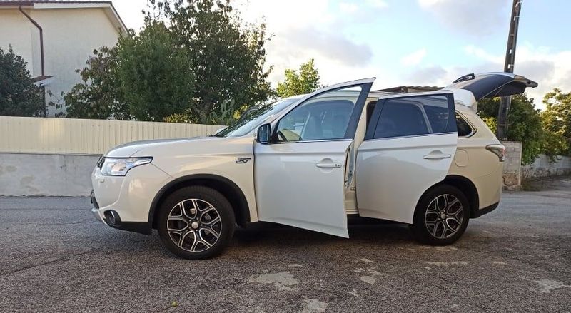 Mitsubishi Outlander • 2015 • 194,000 km 5