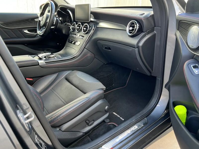 Mercedes-Benz GLC • 2017 • 113,000 km 10