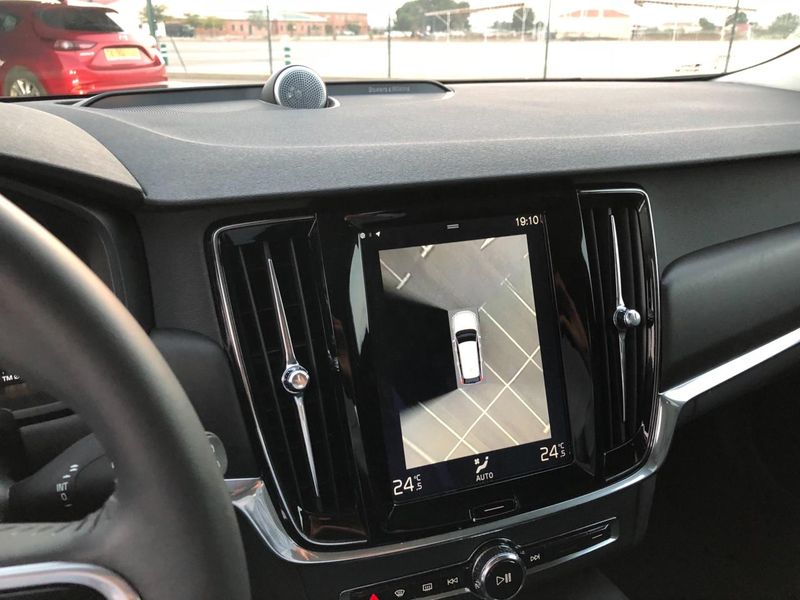 Volvo V90 Cross Country • 2017 • 150,000 km 4