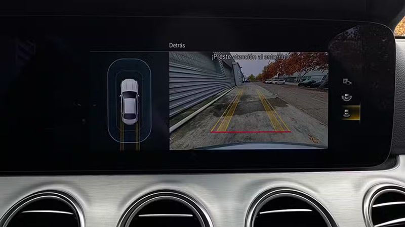 Mercedes-Benz E • 2020 • 115,784 km 7