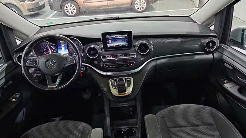 Mercedes-Benz 310 Van • 2019 • 134,431 km 4