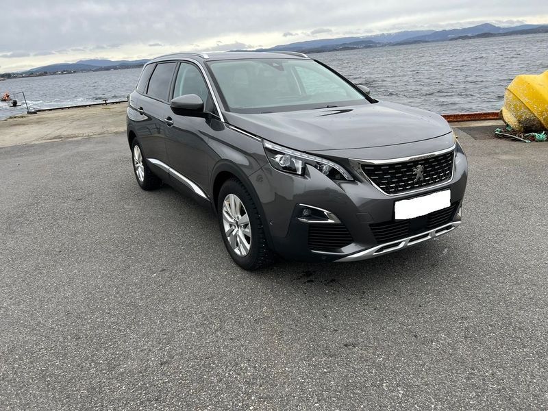 Peugeot 5008 • 2019 • 83,946 km 4