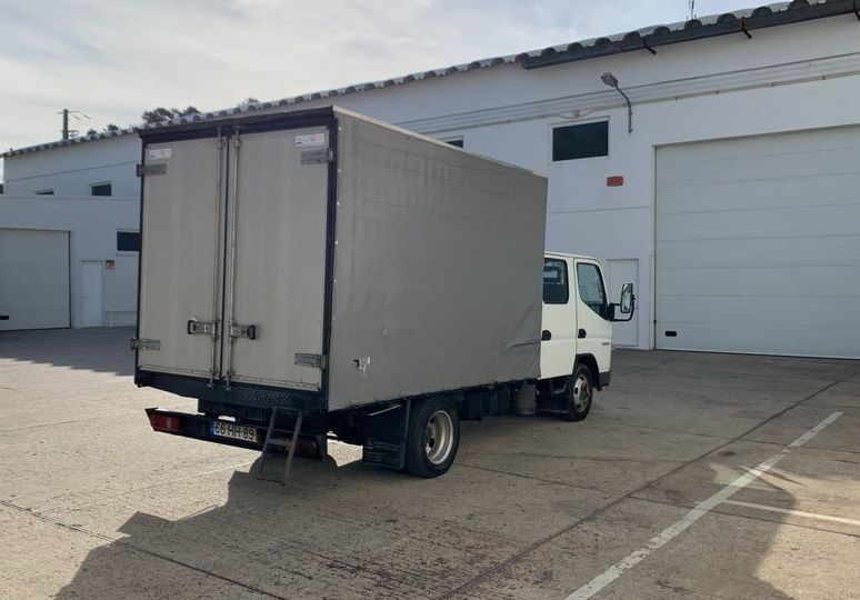 Mitsubishi Fuso canter • 2009 • 90,000 km 6