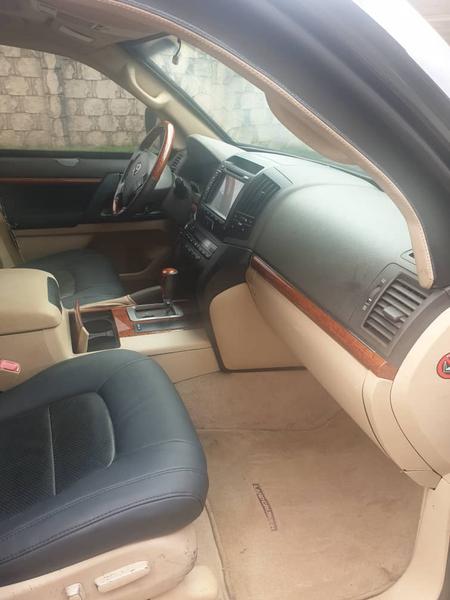 Toyota  • 2013 • 165,950 km 7