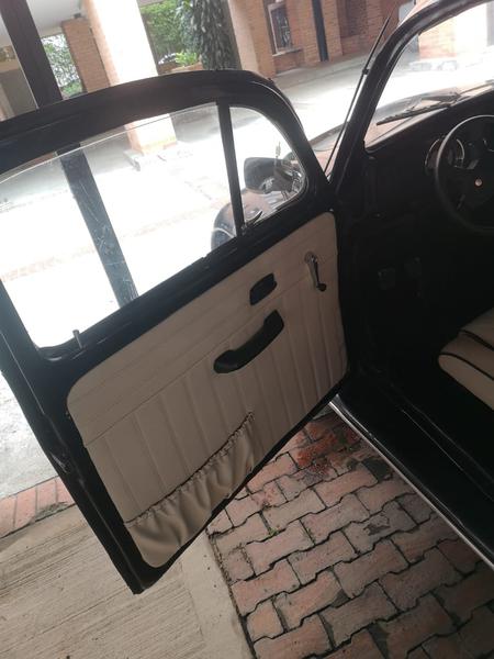 Volkswagen Beetle • 1980 • 10,800 km 5