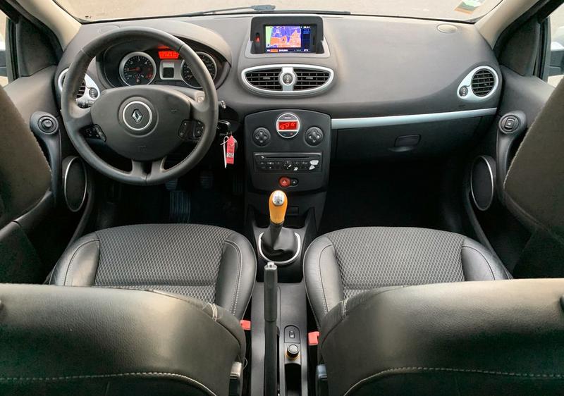 Renault Clio • 2010 • 90,000 km 1