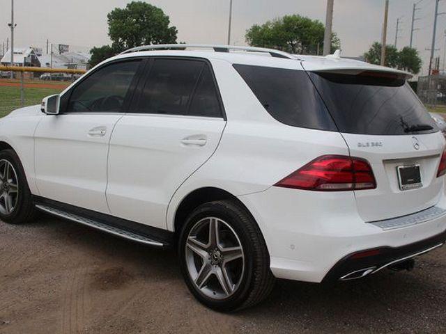 Mercedes-Benz 100 D • 2018 • 15 km 36