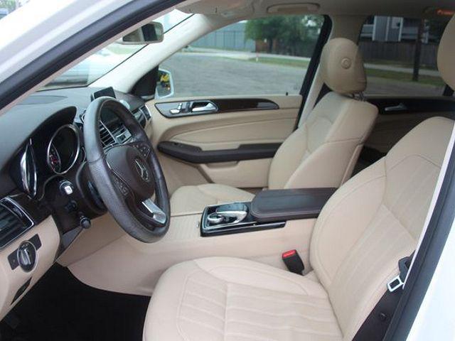 Mercedes-Benz 100 D • 2018 • 15 km 12