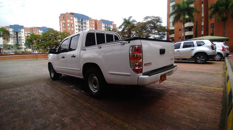Mazda BT • 2012 • 120,000 km 1