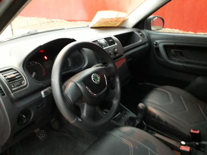 Škoda Fabia • 2010 • 275,000 km 4