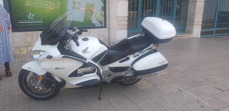 Honda  • 2009 • 26,300 km 5