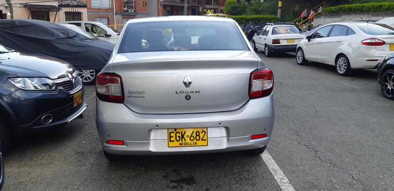 Renault Logan • 2018 • 21,704 km 8