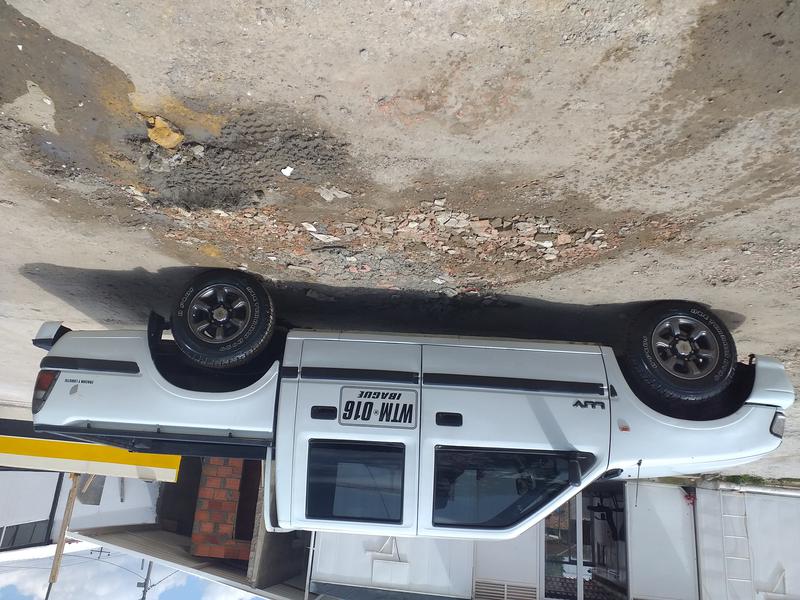 Chevrolet Luv • 2004 • 102,000 km 6