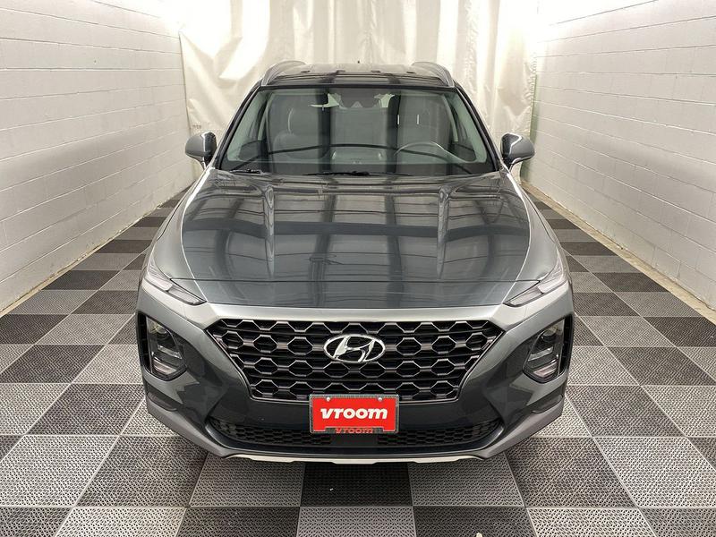 Hyundai Santa Fe • 2019 • 9,699 km 2