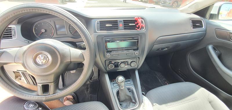 Volkswagen Jetta • 2012 • 171,000 km 3