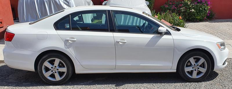 Volkswagen Jetta • 2012 • 171,000 km 4