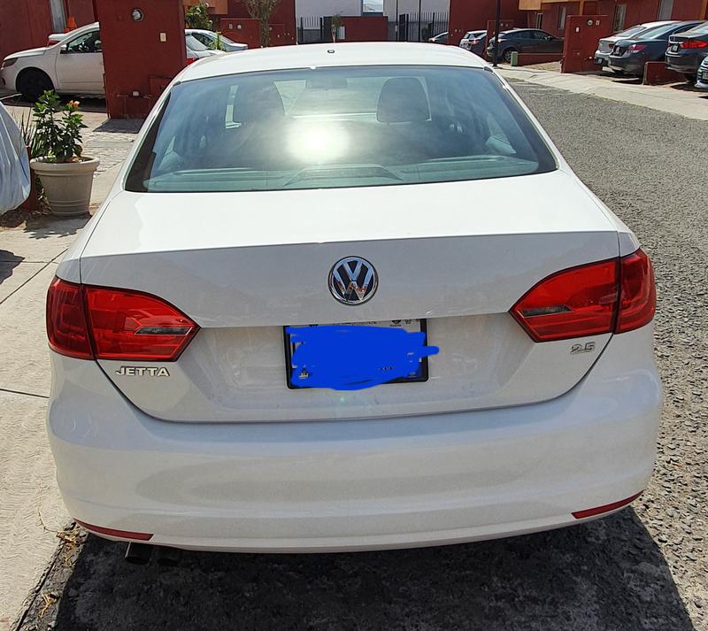 Volkswagen Jetta • 2012 • 171,000 km 2