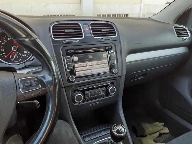 Volkswagen Golf • 2010 • 212,000 km 2